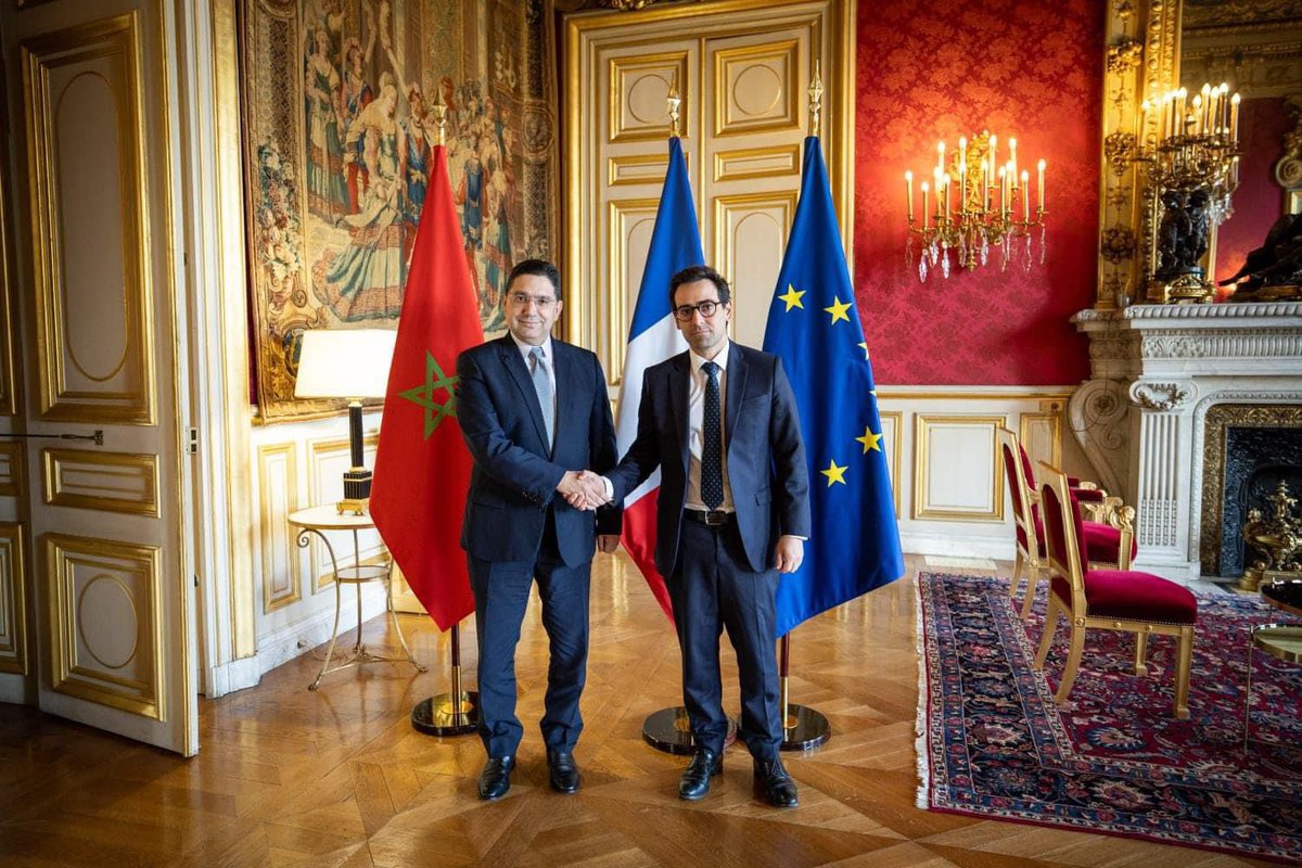 تباحث ناصر بوريطة، اليوم بباريس، مع وزير أوروبا والشؤون الخارجية بالجمهورية الفرنسية، ستيفان سيجورني.