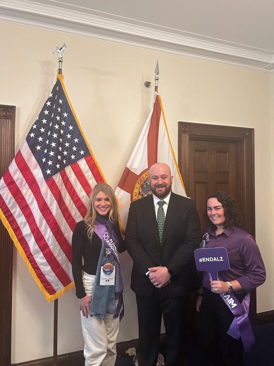 Thank you to Richard from @RepAaronBean ‘s office for meeting with @AlzFlorida advocates to discuss critical #Alzheimers initiatives. #ENDALZ