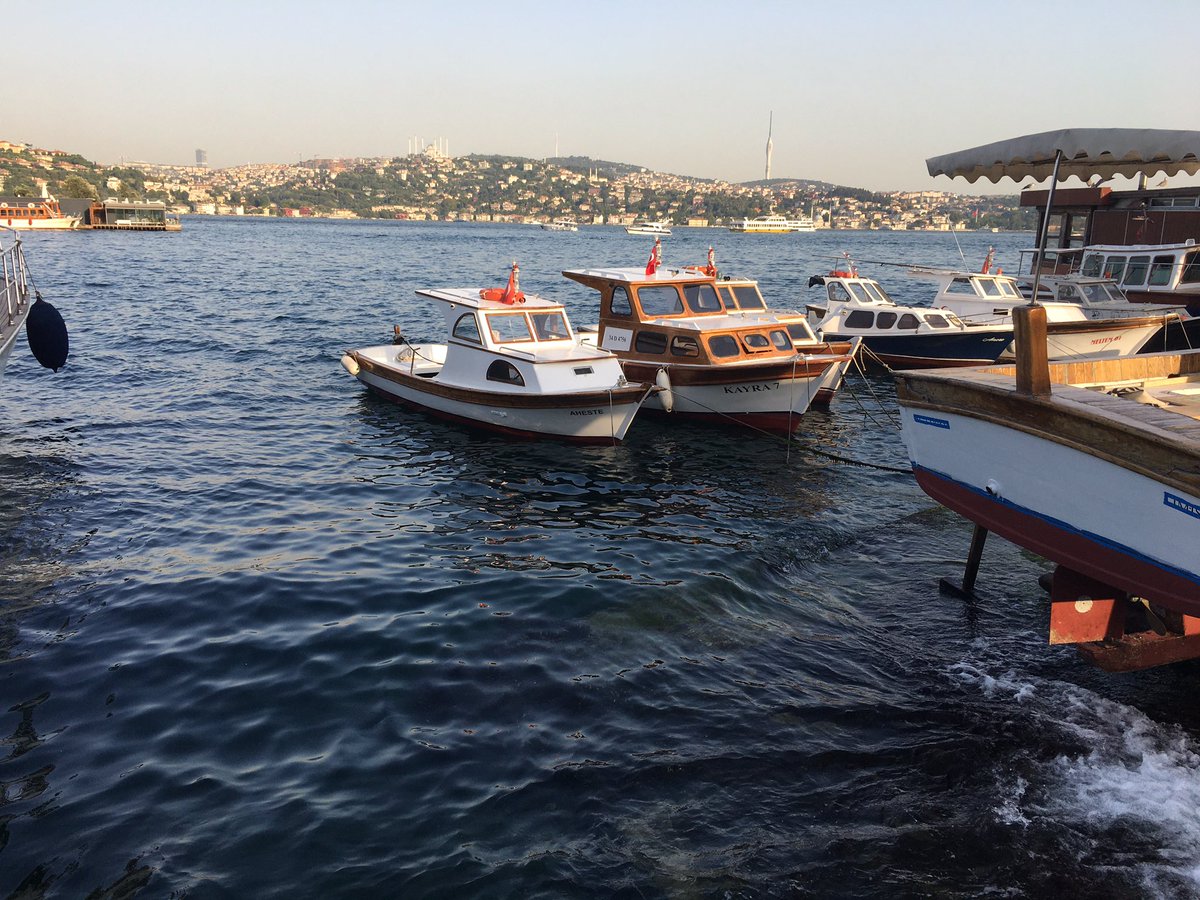 Günaydın arkadaşlar ailenizle birlikte sağlıklı huzurlu mutlu mutlu bayramlar dilerim selamlar sevgiler 🙋🏻‍♂️☕️