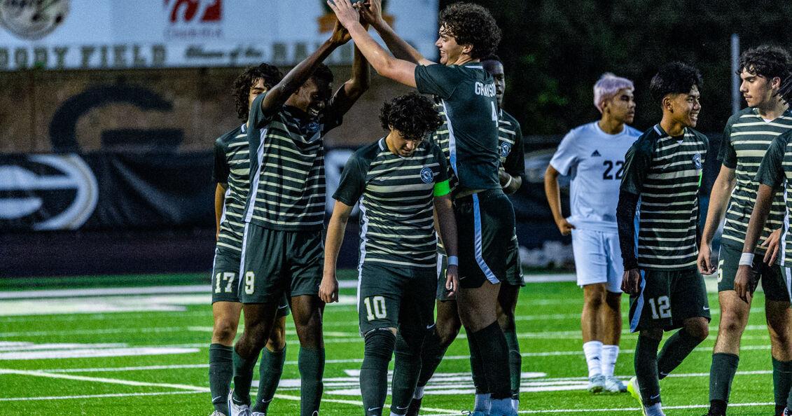 No. 5 Grayson Topples No. 2 Discovery in State-Ranked Boys Soccer Matchup bit.ly/3VSazIT