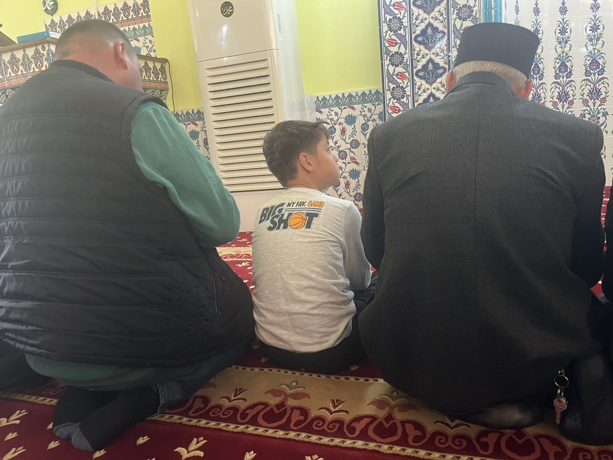 Paşam Emir Alp ile Ramazan Bayramı Namazımı Eda Ettik. Allah kabul etsin.

Hep Birlikte Nice Bayramlara İnşAllah.