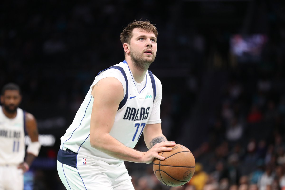 Luka Doncic's 39 PTS tonight puts him at 2,341 on the year, which sets a new Mavericks’ franchise record for most points scored in a season, breaking Mark Aguirre’s previous franchise high (2,330 points in 1983-84)!