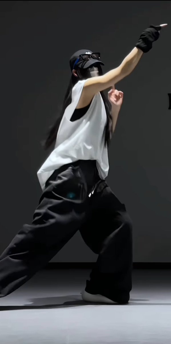 oeri7eFBDpLvtXC's tweet image. 1時間ばかり必死こいて踊ってみた

四十肩か五十肩か、はたまた六十肩か…
右肩甲骨つけ根がめっちゃ痛い!😫

Tanir &amp;amp; Tyomcha - DA DA DA

#TanirTyomcha
#DADADA