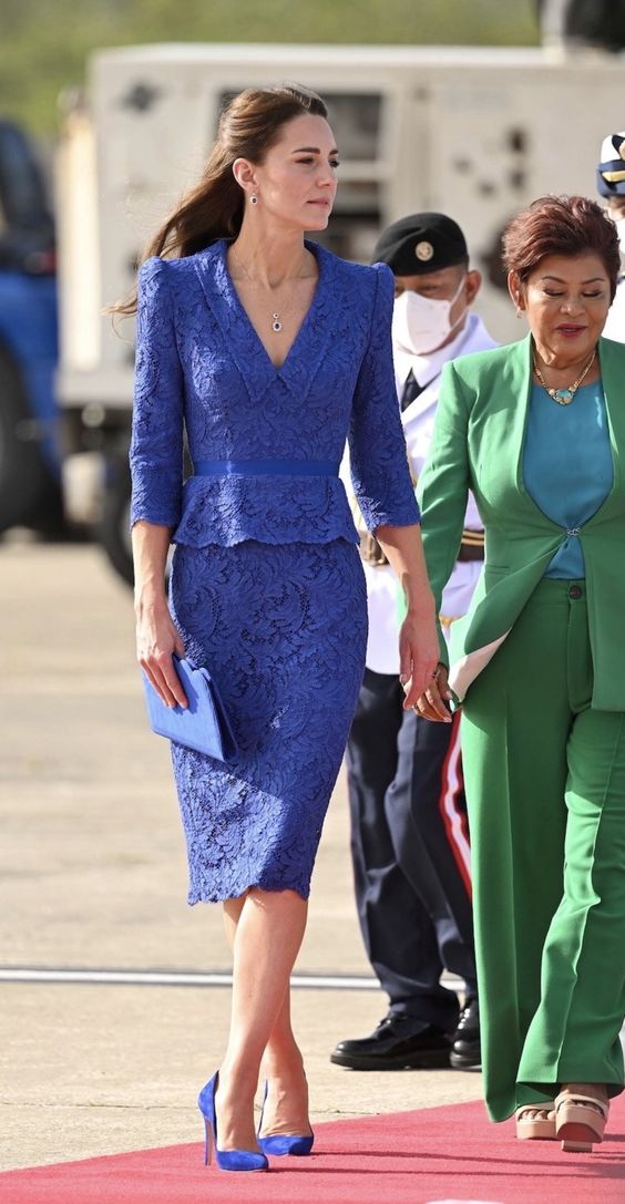 Good Evening Friends, Haven't been on. Had a bad day oxygen way to low, So Im on for a bit to post then off to rest. #PrincessOfWales Fashion Styles 'Do you like these shades of Blue ?