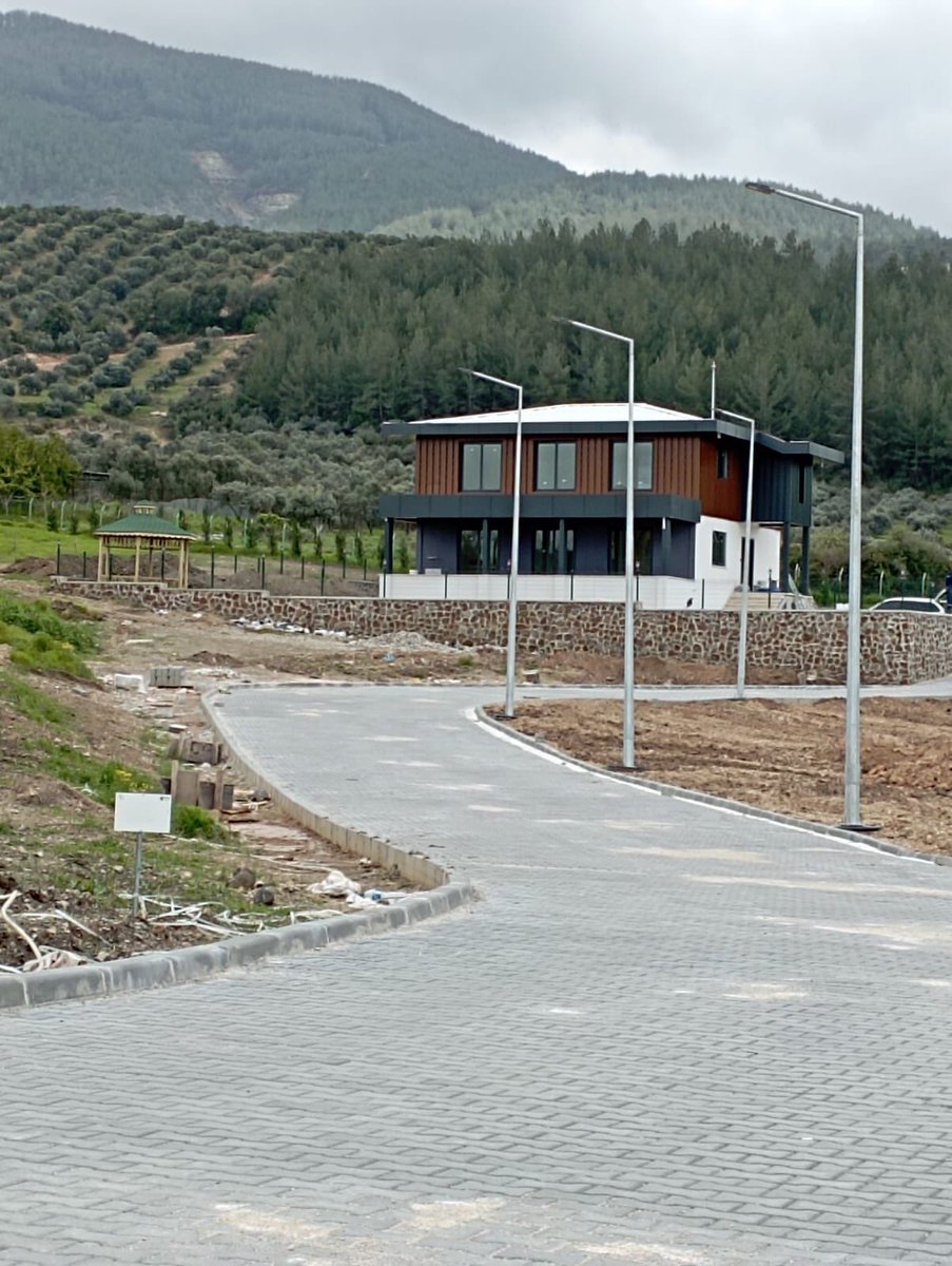 🛑 Osmaniye Üniversitesi Rektörü Turgay Uzun için Amanos Dağları’nın eteğinde lüks villa inşâ edildi. Gitti 8 milyon TL! 📝 Hazine Bakanı Mehmet Şimşek son yaprağına kadar atmadığı deftere no etmiş midir?