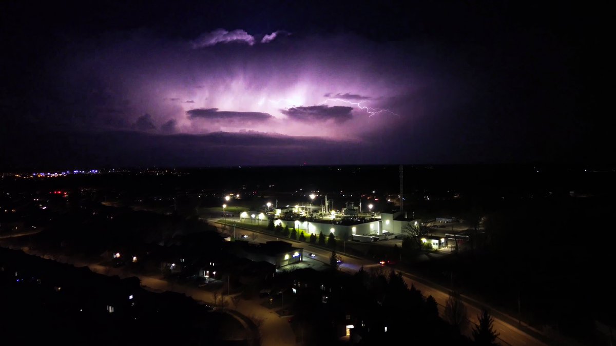 First time using a drone to film a Tstorm in the distance, can't wait for slow moving storms this summer, Waterloo ON #ShareYourWeather @weathernetwork @StormhunterTWN @RachelSchoutsen No filters used in these pics, curious what creates the color variation?