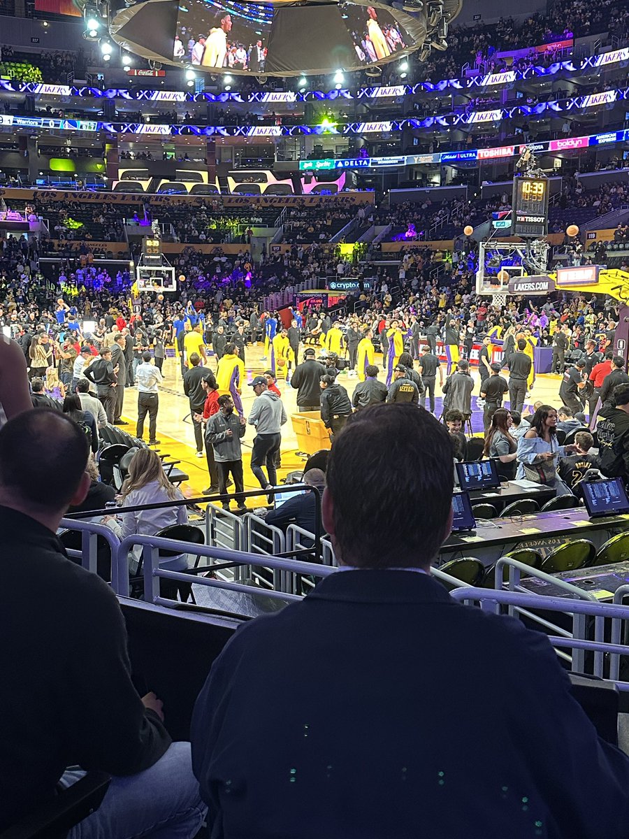 Great seats tonight! #lakers #Warriors