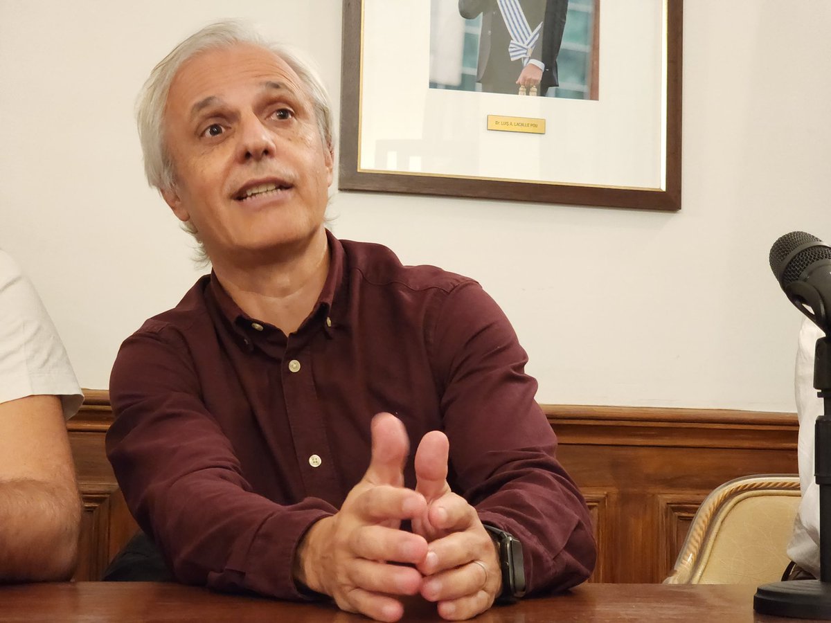 CDJFloresUY's tweet photo. En la noche de hoy en conjunto con los amigos de @CDJ_Montevideo y @CDJ_Colonia nos reunimos con el politólogo Adolfo Garcé para charlar de los desafíos que tiene por delante el @PNACIONAL en esta campaña electoral! https://t.co/jZ6Wg4709Q