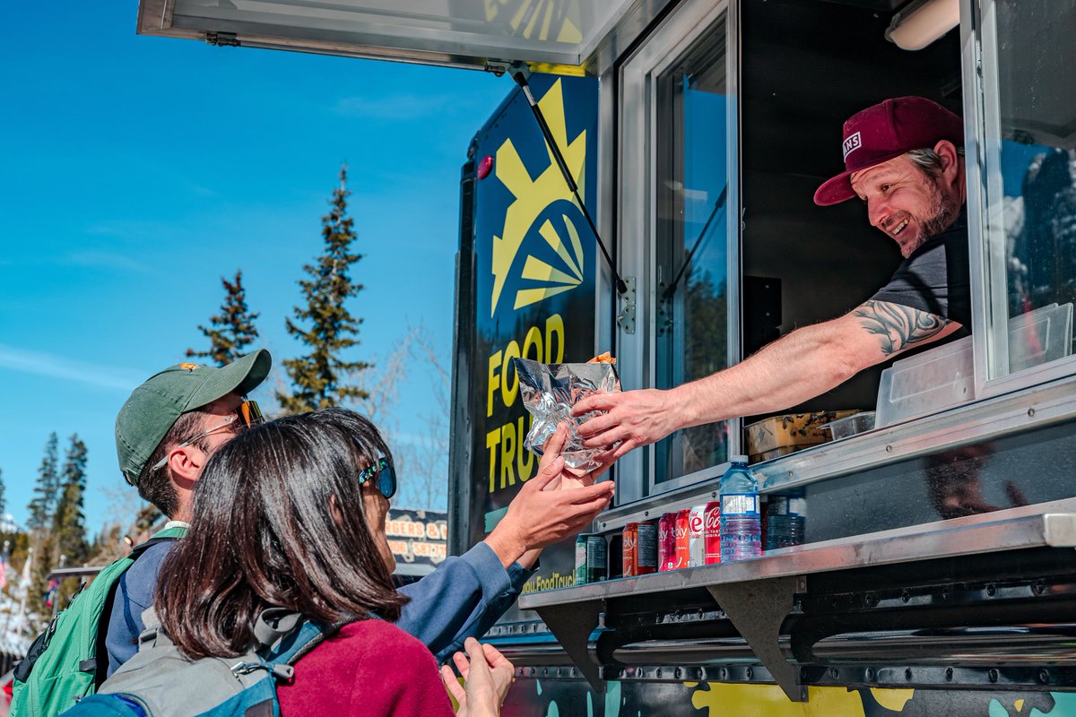 Our trucks are available for summer bookings! 👋🌞 Visit yycfoodtrucks.com/bookthetrucks to reserve your favourite trucks, including Gateway Food Truck, for your upcoming events! #yycfoodtrucks