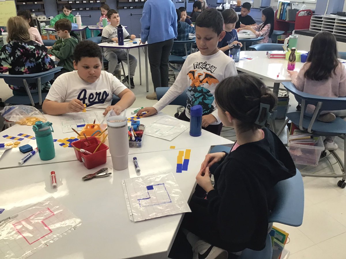 Maureenbodson's tweet photo. Can you find the Area and Perimeter of a rectangle?
Come to our room, 3rd grade @Jackson_Ave @MineolaUFSD we’ll show you. https://t.co/RZPwifSI9C