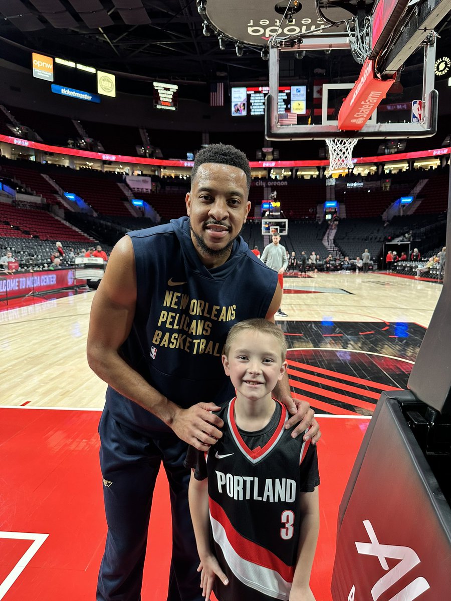 Took my son to meet my guy @CJMcCollum 🙏🏽 Always good to see him