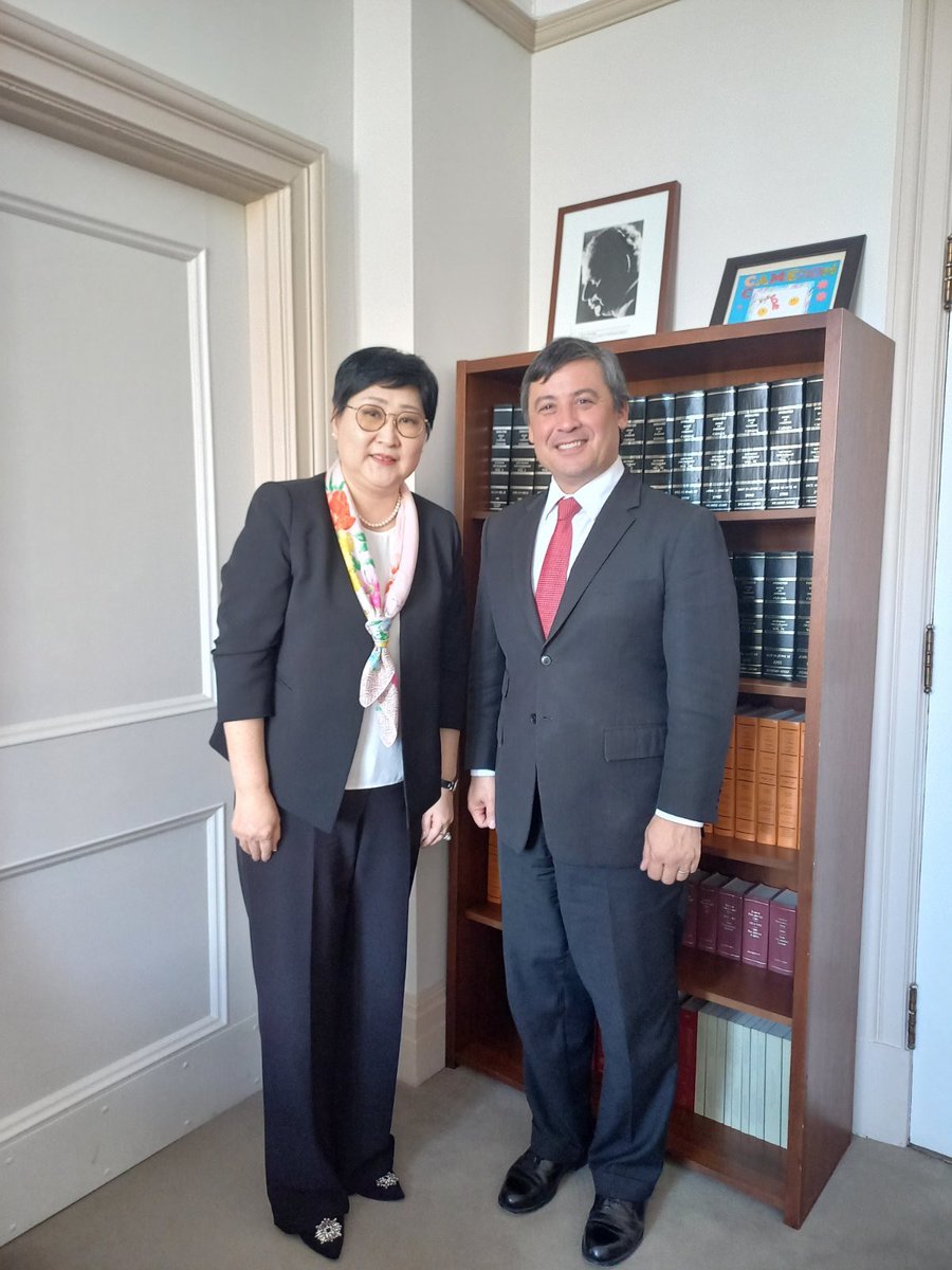 Honored to meet <a href="/MichaelChongMP/">Michael Chong 🇨🇦</a> today. Thank you for the insightful discussion and perspectives about 🇲🇳🇨🇦 ties, and its relevance to the dynamics in the region. Looking forward continuing this conversation.