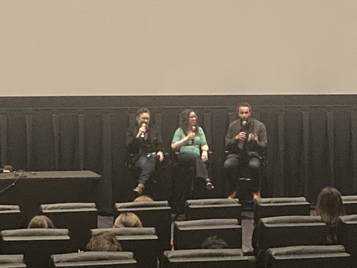 The great @SonnyBunch @AlyssaRosenberg @petersuderman trio at a live podcast taping of ACROSS THE MOVIE AISLE. The film for tonight’s episode: ARRIVAL.