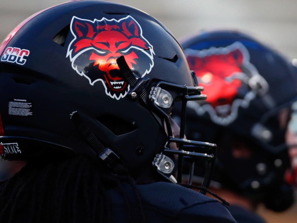 After a great phone call wit @CoachReynolds81 I am blessed to received my 13th D1 offer @AStateFB !! @CoachSmith918 @coach_fred @recruit_unionfb @Josh_Scoop @BlairASanderson @Bdrumm_Rivals @ChadSimmons_ @JGonzalesJr10 @adamgorney @littlehead72 #TrainingWithChief #WolvesUp