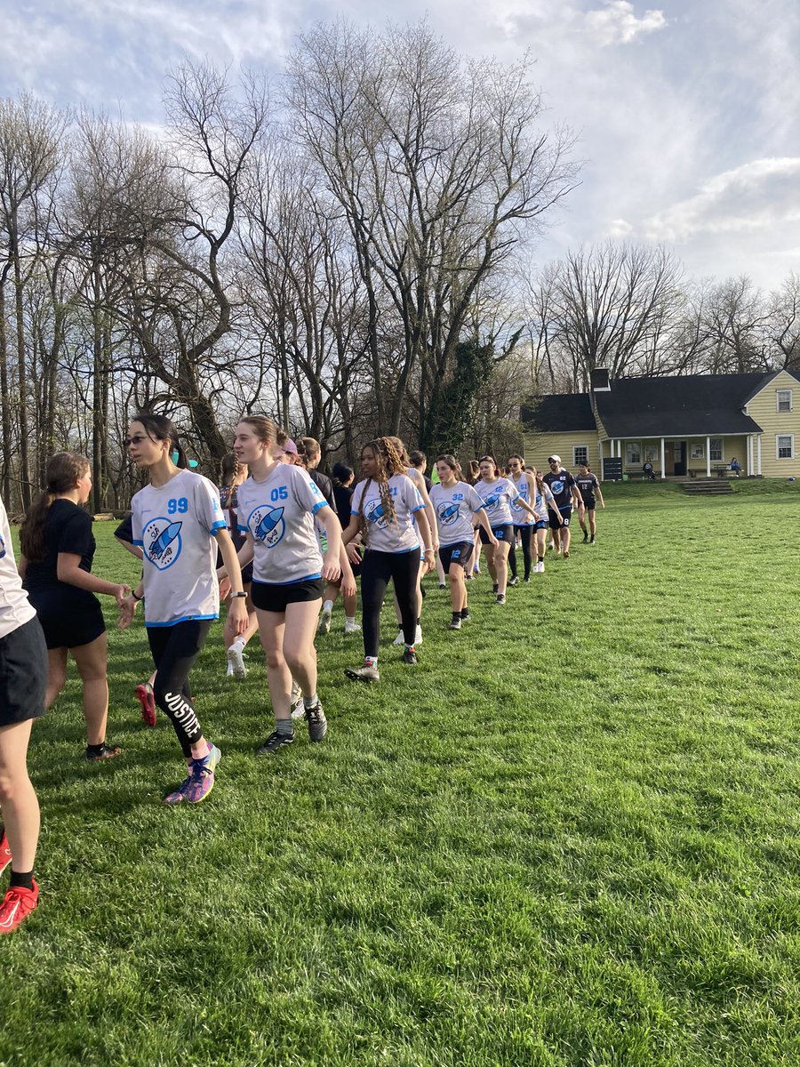 Beautiful day for @PHUELultimate youth ultimate at Edgely. @pennsbury_ulti v @SLARockets in both boy and girl match divisions. Meanwhile @MastermanUlti had a great practice.