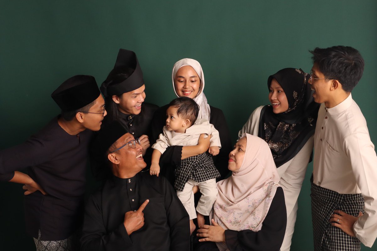 Amir_Masdi's tweet photo. Tahun ni mcm ramai geng. Betul ke? #TeamHitam 🖤👀 https://t.co/sYZBwxQIr4
