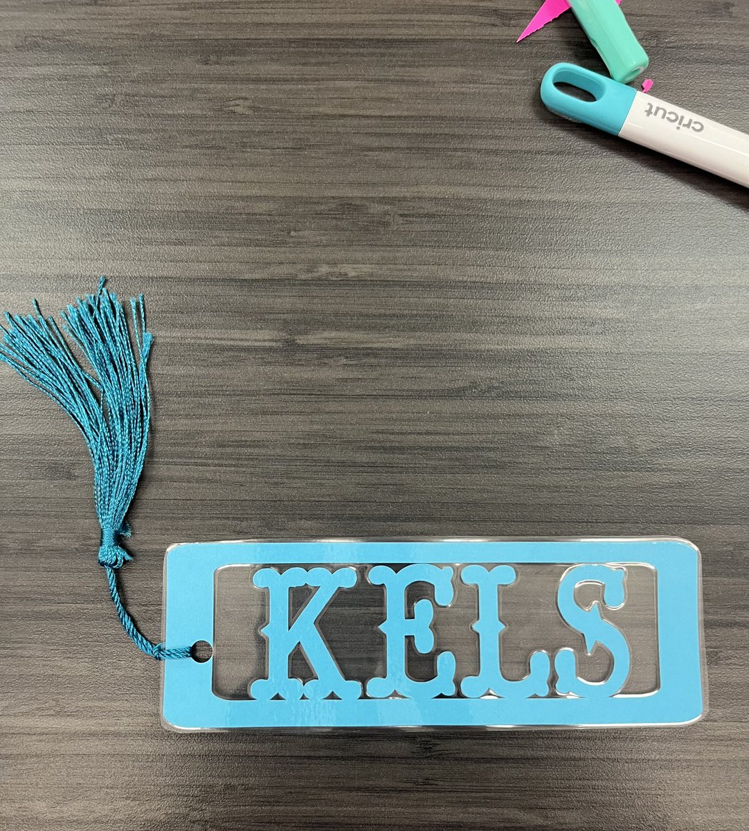 We made bookmarks for Day 2 of my @cricut class! I love watching my colleagues get excited about their creations😍 @rvaruolo