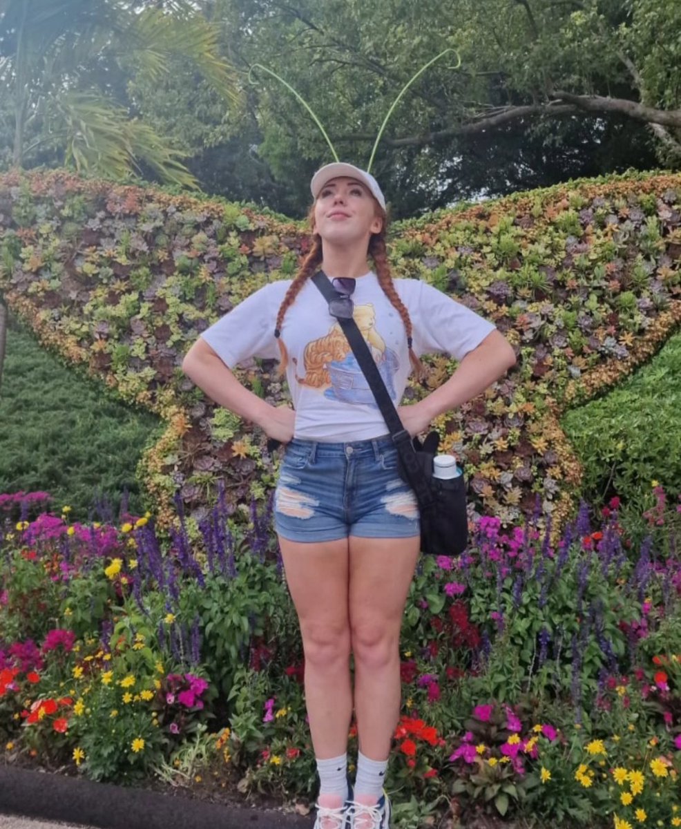 miasmadora's tweet image. Claire!