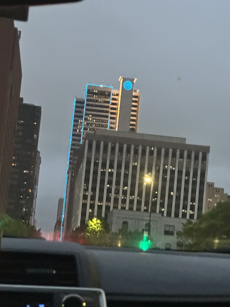 I made it to Dallas! Check out our amazing #ATT  headquarters!!!!! So excited and ready to #Thrive2024 #LifeAtATT #MBCGoodStuff #DCWBossMode #GuinningTogether