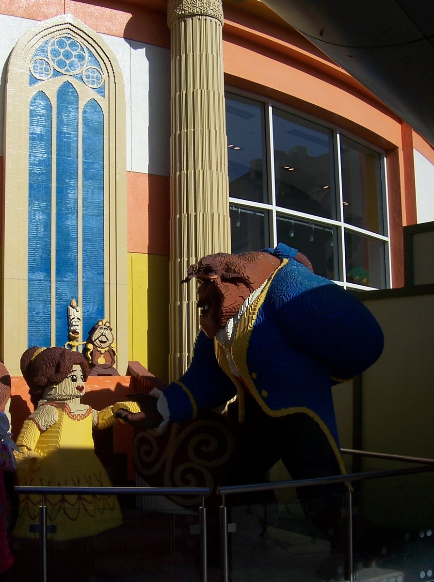 #PictureOfTheDay 
In honor of #NationalLibraryWorkersDay, we highlight a #Lego #BeautyAndTheBeast outside of the #LegoStore in #DowntownDisneyDistrict at #DisneylandResort.  No one loves to read books more than Belle.