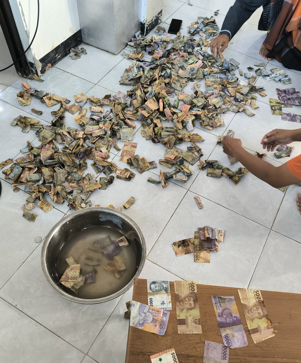 definisi real cuci uang, uang infaq masjid abis kebanjiran