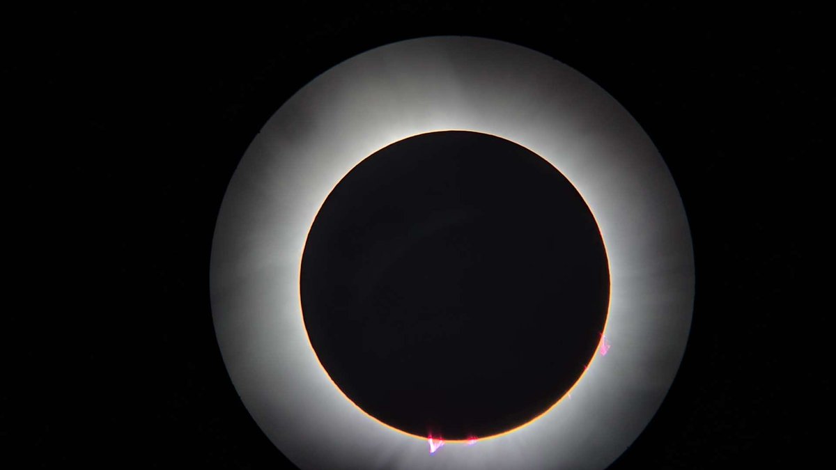 Aparajith21's tweet photo. The word "awesome" has lost meaning with overuse. But >24h in, still truly awestruck - strange, surreal, eerie and totally worth the 6h drive back.

From slightly underwhelmed at 99% to mindblown at 100% - quite literally day and night! Unforgettable! #Eclipse2024 #totality https://t.co/jDEDz0WRVh