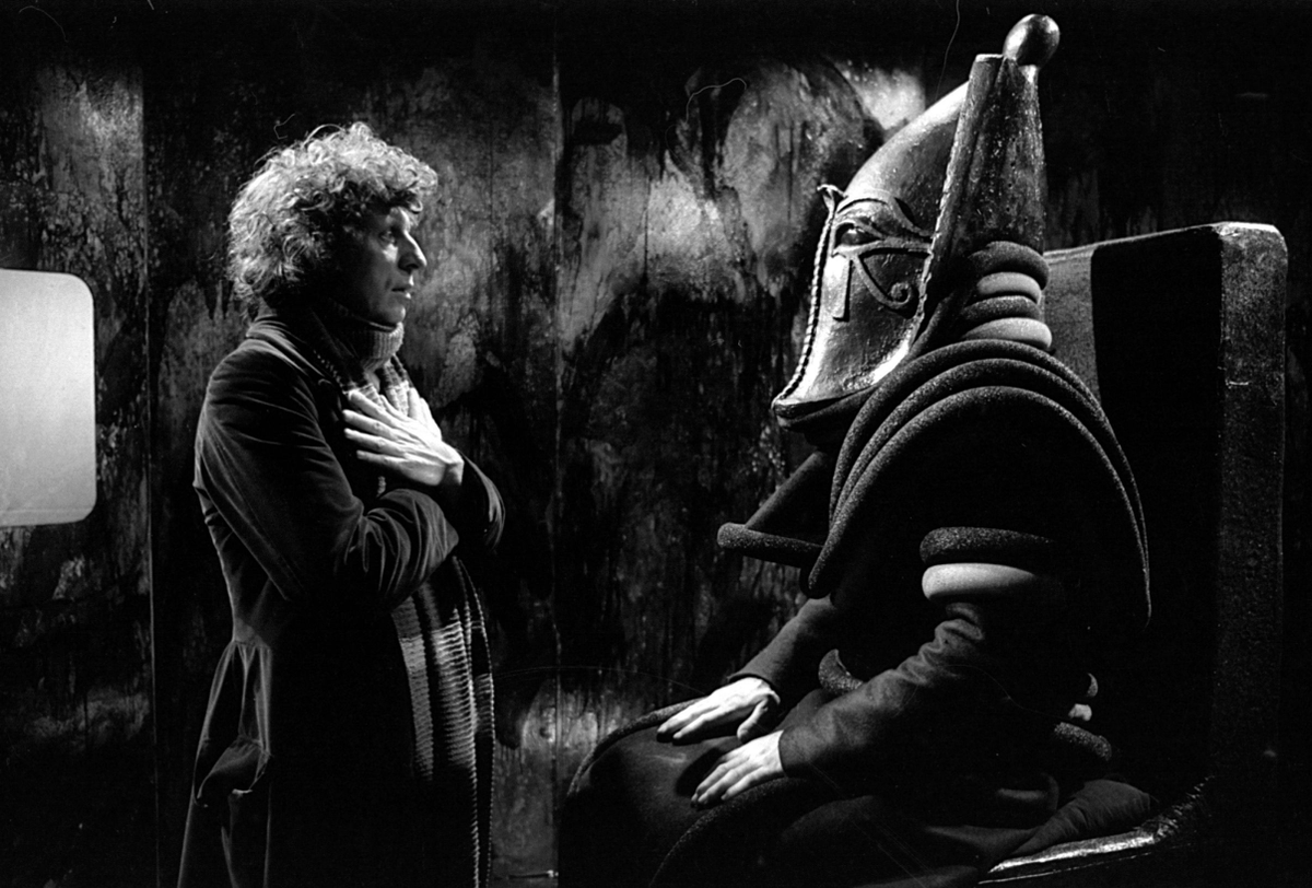 Tom Baker with Sutekh during 'Pyramids of Mars'. #TomBaker #DoctorWho #FourthDoctor