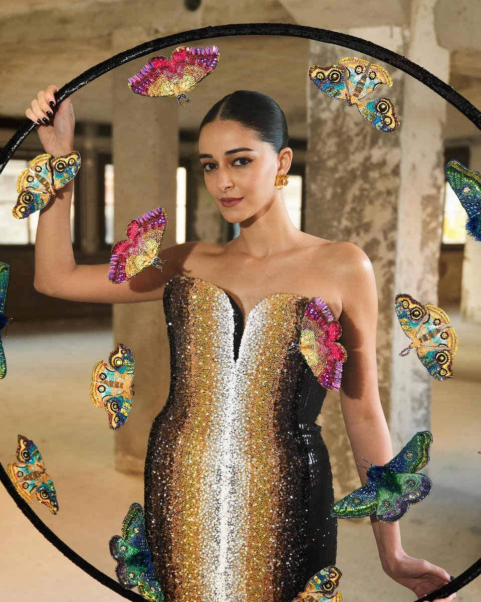 #AnanyaPanday revives Barbiecore in a tulle top from Rahul Mishra: trib.al/mVmwedv