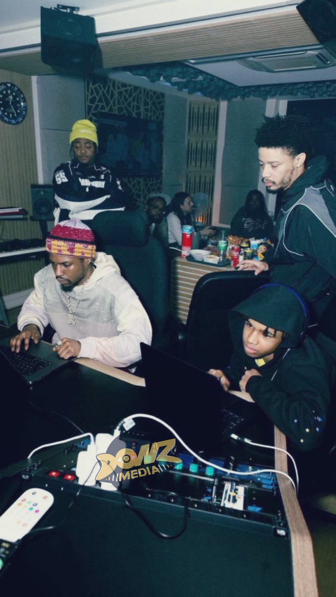 DONZMEDIA's tweet image. #Veeze and #PierreBourne locked in 👨‍💻🔊