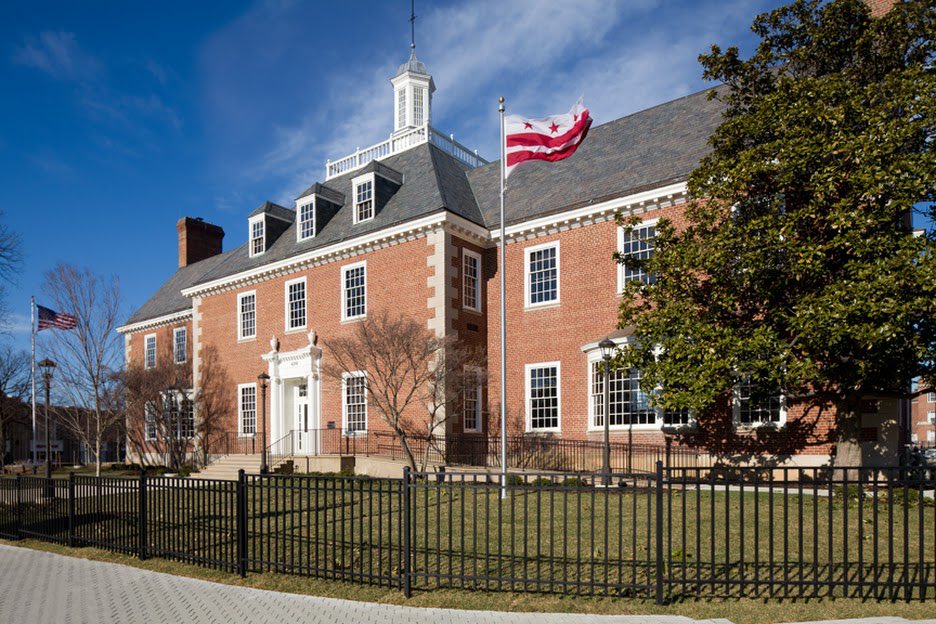 Hello 4C 🤗
APRIL 10th, 2024 is the Day!!!!!
<a href="/MayorBowser/">Mayor Muriel Bowser</a> will be coming to the Petworth library to talk with <a href="/ANC4C/">ANC4C</a> community about public safety and the budget. 

We hope to see you there! 

🗓️April 10th
⏰6:30pm
📚Petworth Library 
(4200 Kansas Ave. NW. Wa. DC)