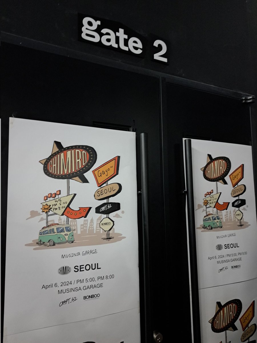 JKSPRINCE1's tweet photo. 会場は全員スタンディングで紙が貼ってある所に並んで入って行く感じで入りきらない場合は階段に連なって入って行きます🙉
スタンディングなので皆前に行くから後ろの辺り、かなり空いてて、ゆったりしてて、ぎゅうぎゅうじゃないから楽だった🐒
どこでも近いから良く見えた✨ https://t.co/lZNLHp3iNZ