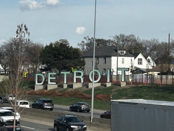 We need a big ass refrigerator for these magnet ass looking letters. Could’ve at least used Old English for the “D”. #onlyindetroit #detroit #whatupdoe