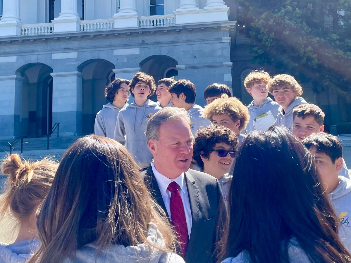 Wonderful to welcome another group of bright young minds to the Capitol! Meeting with students is always a highlight of the job. It's inspiring to see the next generation actively engaging in our democratic process. Thank you St. Lucy’s 8th graders for visiting us today!