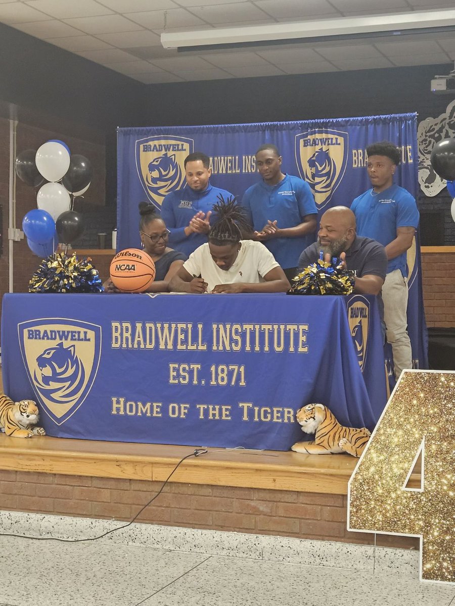 Congratulations to Jamal Jackson on his signing with MGP, special thanks to Coach Tribbey and his staff for attending.