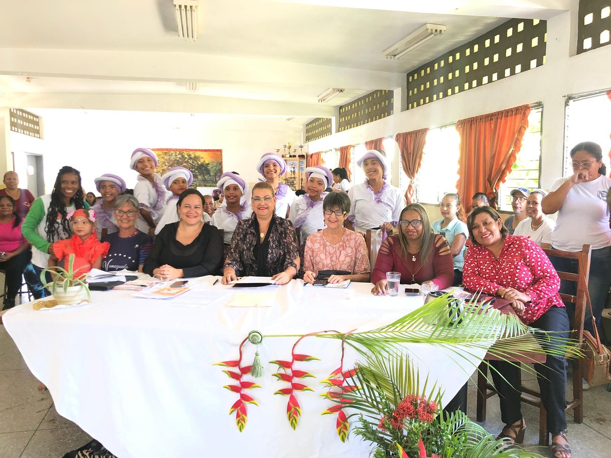 Desde la Escuela Técnica de Salud José Gregorio Hernández participamos en el Plan de Modificación Nacional de Epónimo desde la Descolonización. 

¡Aragua Es Educación! 

#CaigaQuienCaiga 
<a href="/NicolasMaduro/">Nicolás Maduro</a> 
<a href="/_LaAvanzadora/">Yelitze Santaella</a> 
@MPPEDUCACION 
<a href="/Soykarinacarpio/">Karina Carpio</a> 
<a href="/CDCEAragua/">CDCE ARAGUA</a>