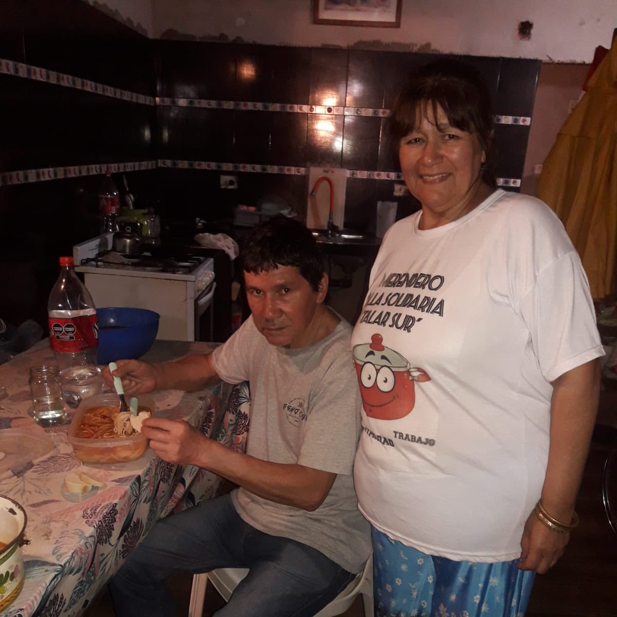 agrupacionsiem1's tweet photo. ✌🏻Hoy los compañeros del merendero Olla Solidaria #TalarSur realizaron una comida solidaria para las familias del barrio, agradecemos el apoyo del intendente @ZamoraJulio. https://t.co/1IyiX8uzpY