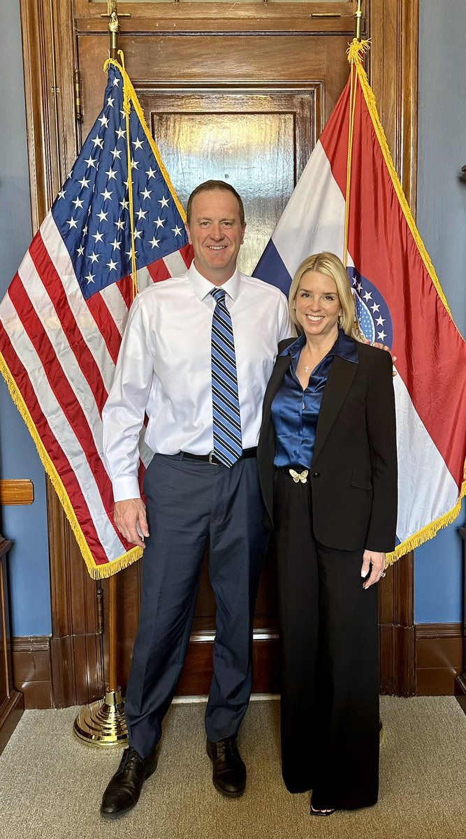 Ran into my good friend today — the incomparable @PamBondi!