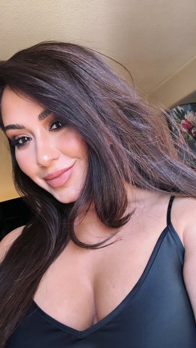 Just updated my Amazon wishlist! Let the gifts 🎁 start piling up! #spoiled #brat #femdom https://t.c<a href="/tag/femdom"class="tags"><span>#femdom</span></a><a href="/tag/brat"class="tags"><span>#brat</span></a><a href="/tag/spoiled"class="tags"><span>#spoiled</span></a>