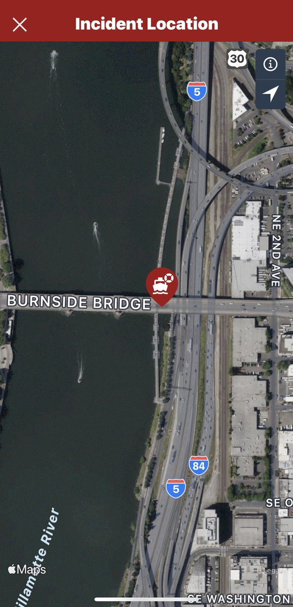 🚨🚨🚨Portland Fire Rescue Boat 21 is responding with Police to the EASTBANK ESPLANADE for a possible dead body floating in the river.  
📍SE EASTBANK ESPLANADE, PORTLAND, OR