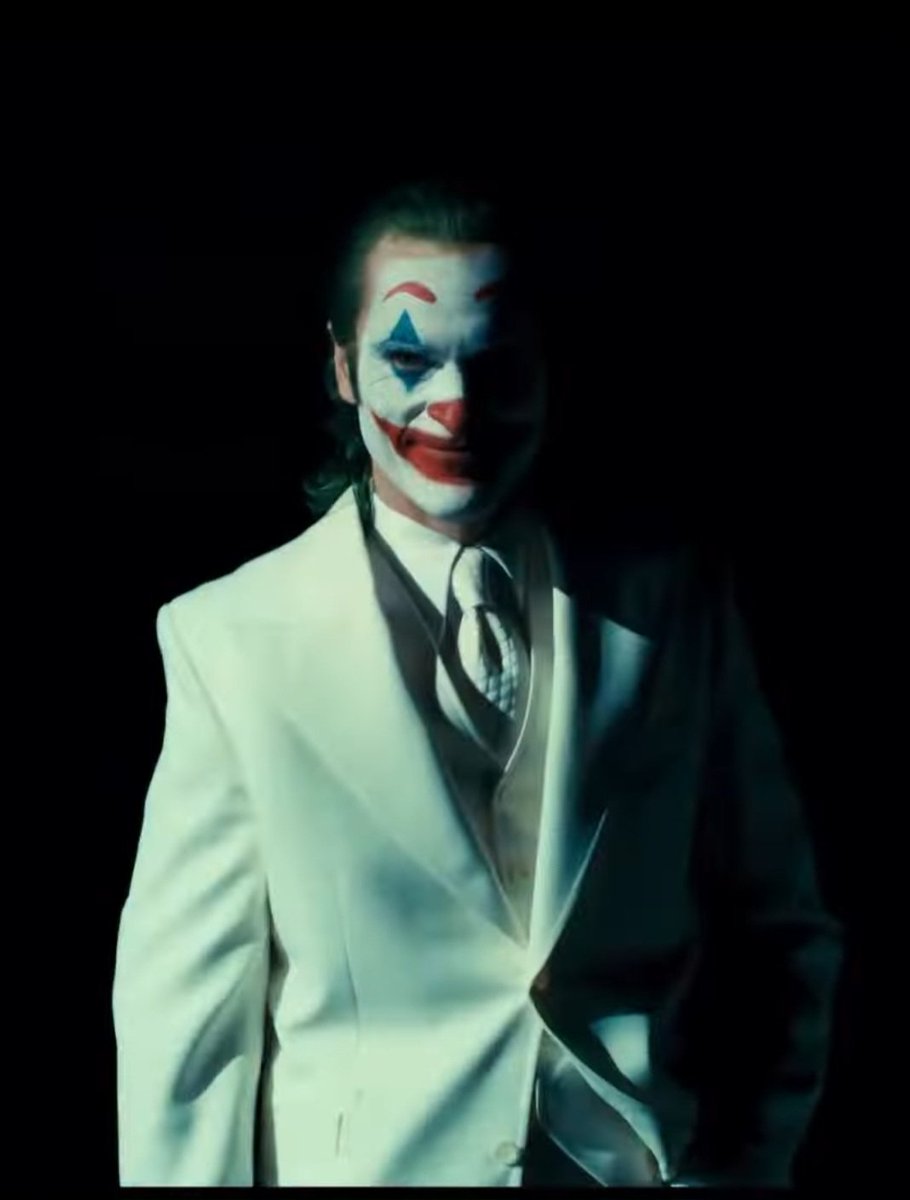 Yo!! <a href="/TheJoker/">Mister J. 💀📼👽</a> #JokerMovie #Joker2  looks AMAZING 👏🏼 That white suit Though 😍 🔥