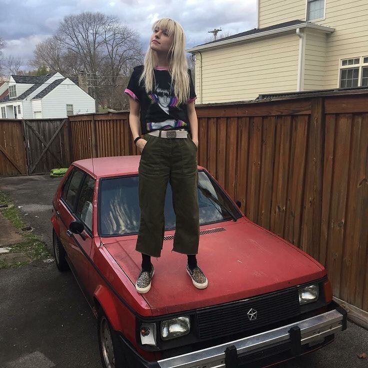 hayleysoutfits tweet picture