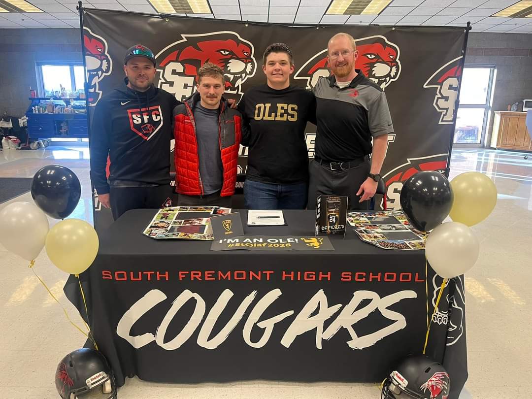 Signed my Letter tonight.  What a humbling experience. Thank you to my family, coaches, teammates, and friends.  Time to get to work.  #DefendtheHill @StOlafFB @sfcougscoach @JGMomof5 @CoachLucasKlein @CoachMoonen @JamesKilian