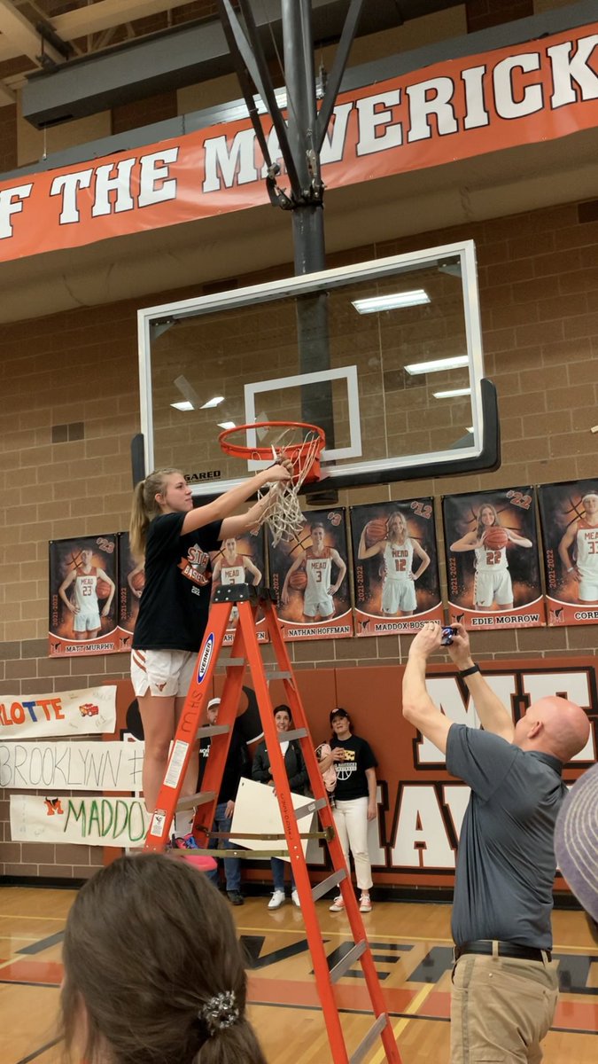 wurth_G20's tweet photo. Thank You @meadgirlshoops for the past four years of basketball and giving me life lesson, memories and friends I will never forget, and of course the game I love so much!!🧡🖤 #20out #hornsup https://t.co/MB0jrnNWrg