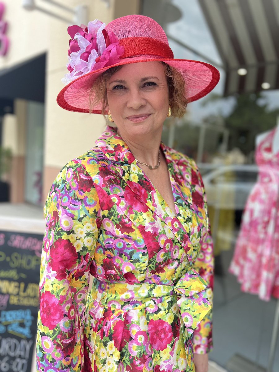 CharmingLadyDes's tweet image. Let’s design your perfect chapeau! Bright pink &amp;amp; red wide brim cloche with handmade flower. Goes beautifully with Frances Valentine Lucy dress, green basket bag &amp;amp; slides. 
So fun playing dress up with my millinery! 
#kentuckyderby2024
#millinery
#bespokefashion
