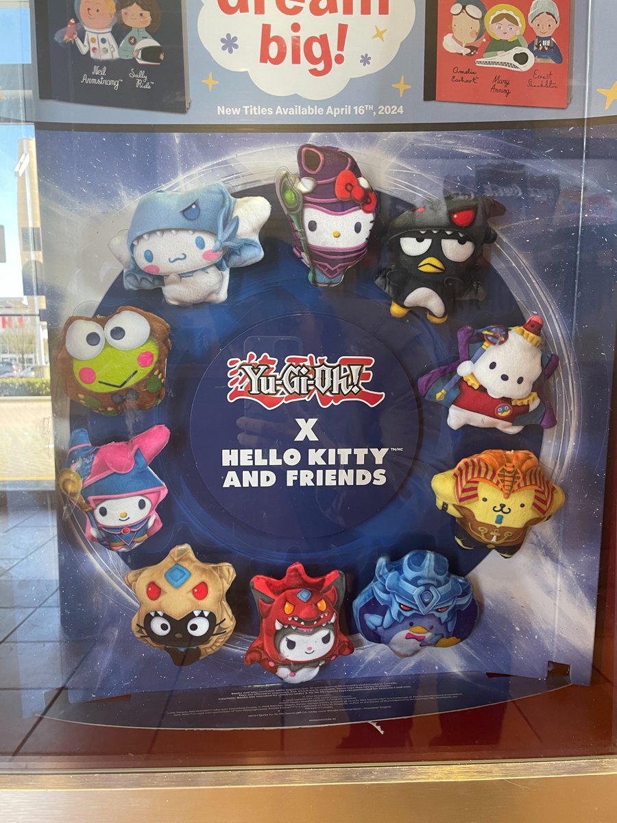 カナダのマクドナルドに行ったらハッピーセットが遊戯王とサンリオの