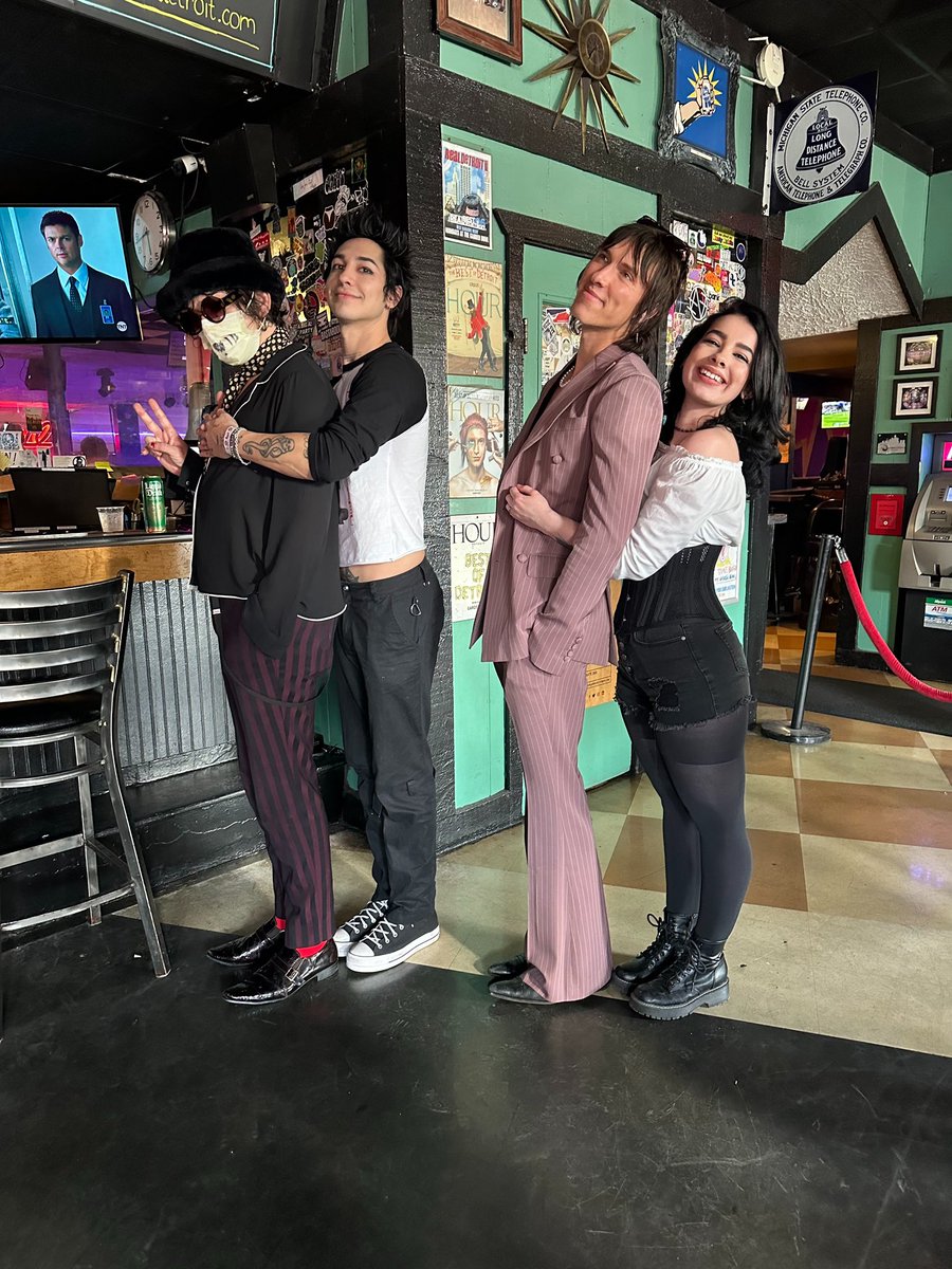 DarkNephi's tweet photo. Ah tonight was great! I am glad I got to introduce Logan to @PalayeRoyale 😁
Check the prom pic😄 @PalayeRoyale you guys have been my emotional support since 2016🥰 thankyou! https://t.co/8vKZ173mVi
