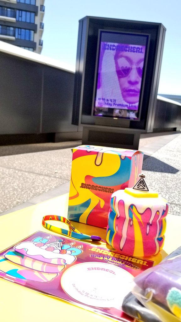 良い眺めなり～で点灯チェック アクスタ大 ペンラ無事GET～🎶 Birthday