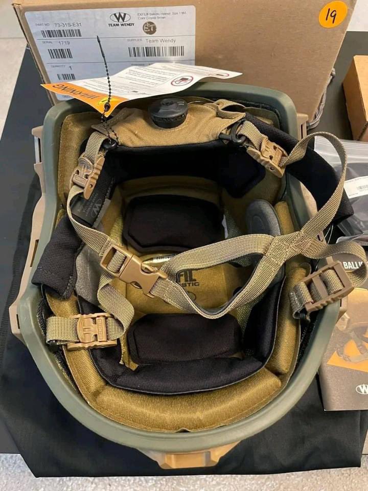 Team Wendy Exfil in Coyote Brown.
Size: M/L (Size 1)
Brand new with box. 

$1100

#tacticalgear #tactical #airsoft #military #edc #specialforces #airsofter #edcgear #airsoftobsessed #tacticallife