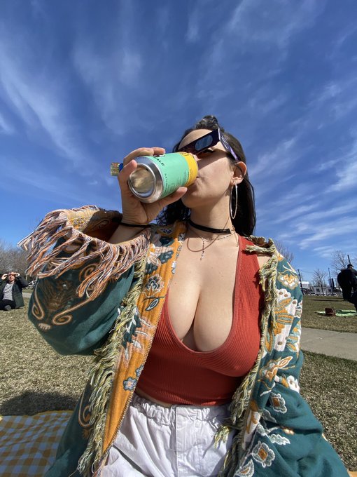 lots of people were yelling EEK! LIPS!! near me yesterday but i&rsquo;m not sure why bc mine were safe inside