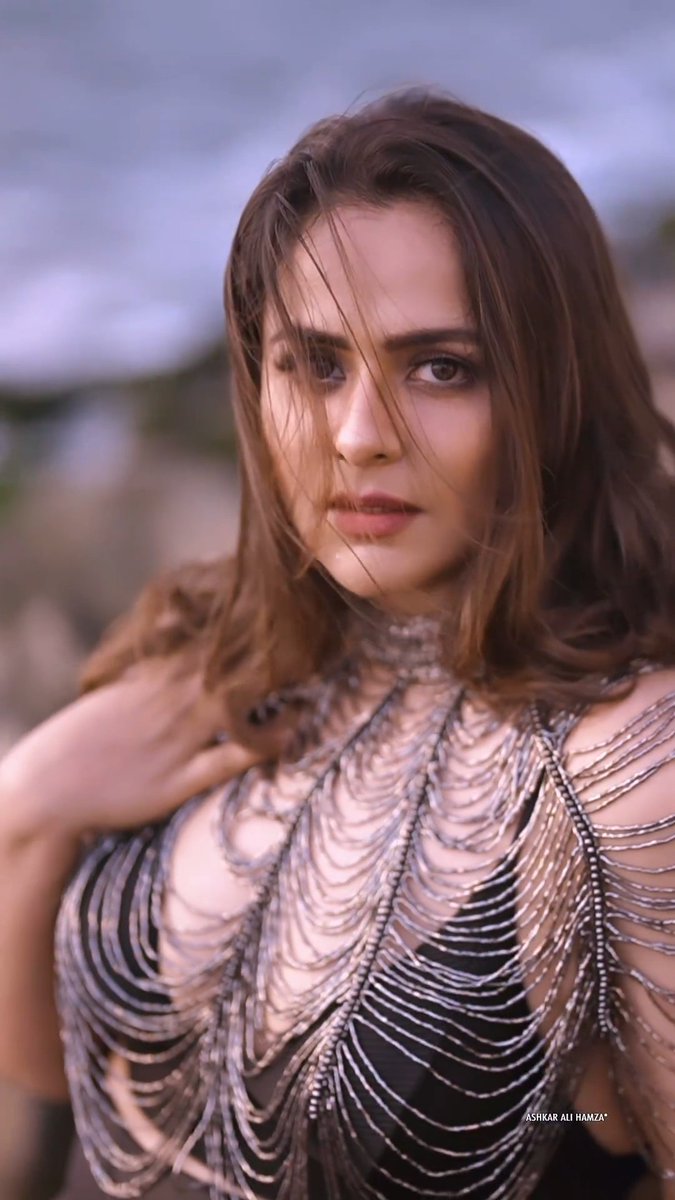 GKxfKcuWUAAIeNN?format=jpg&name=medium